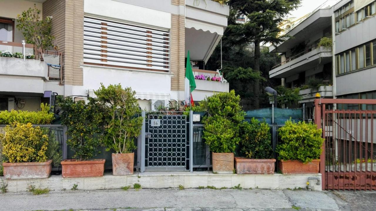 Monocamera Con Terrazzogiardino -Studette -Zona Panoramica Posillipo Nápoles Exterior foto