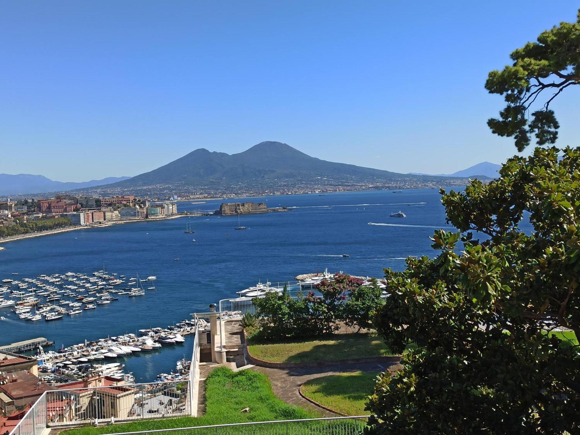 Monocamera Con Terrazzogiardino -Studette -Zona Panoramica Posillipo Nápoles Exterior foto