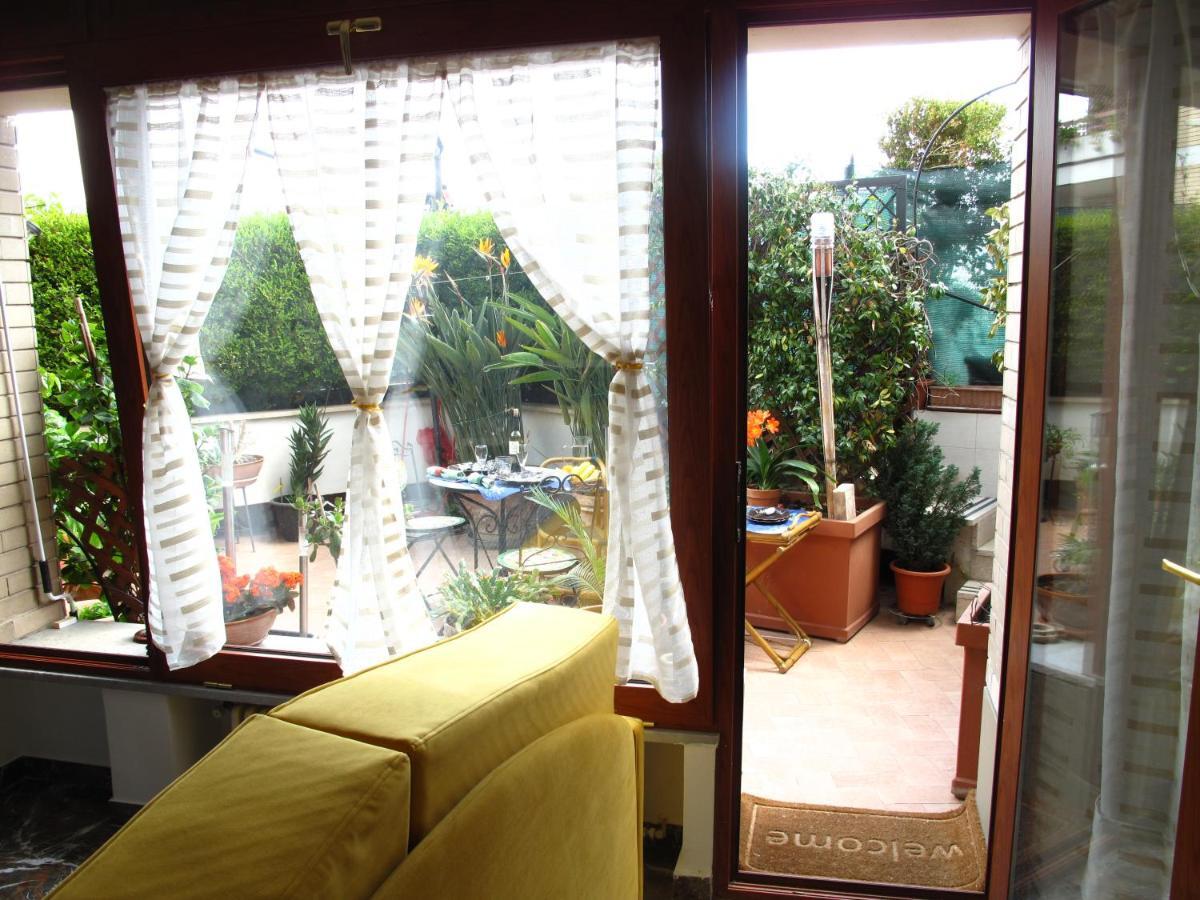 Monocamera Con Terrazzogiardino -Studette -Zona Panoramica Posillipo Nápoles Exterior foto